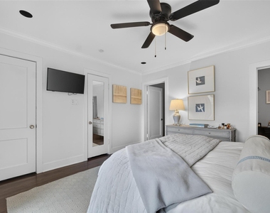 5630 Vanderbilt Avenue - Photo Thumbnail 26