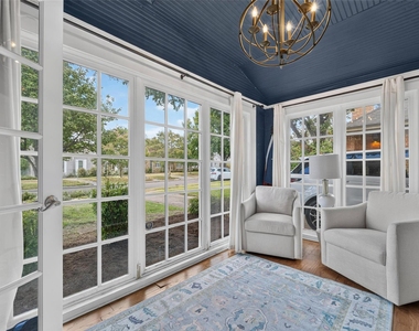 5630 Vanderbilt Avenue - Photo Thumbnail 4