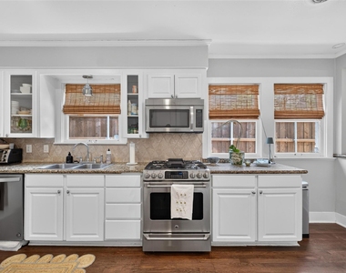 5630 Vanderbilt Avenue - Photo Thumbnail 15