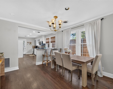 5630 Vanderbilt Avenue - Photo Thumbnail 11