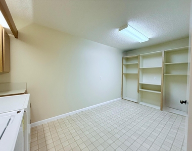 2621 Village Boulevard - Photo Thumbnail 12
