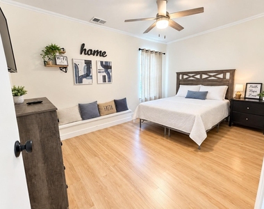 12319 High Meadow Drive - Photo Thumbnail 11
