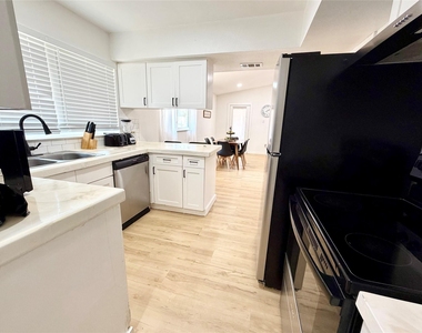 12319 High Meadow Drive - Photo Thumbnail 9