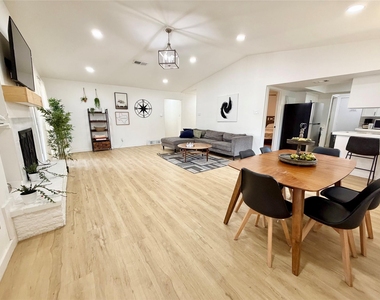 12319 High Meadow Drive - Photo Thumbnail 4