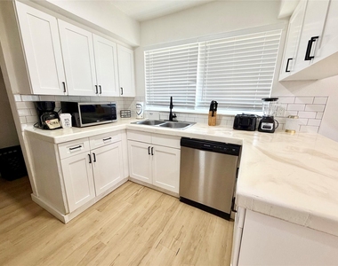 12319 High Meadow Drive - Photo Thumbnail 8
