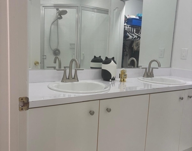4770 Nw 57th Place - Photo Thumbnail 10