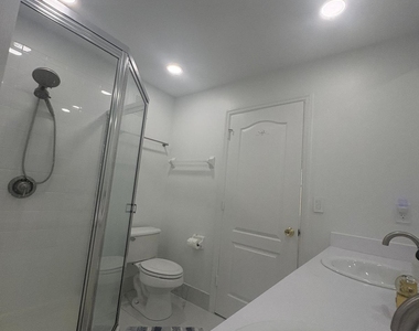 4770 Nw 57th Place - Photo Thumbnail 9