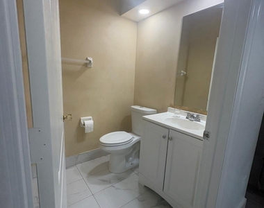 4770 Nw 57th Place - Photo Thumbnail 12
