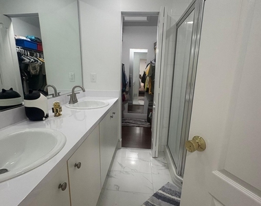 4770 Nw 57th Place - Photo Thumbnail 8