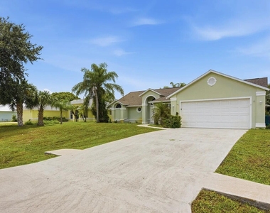 107 Keystone Drive - Photo Thumbnail 3