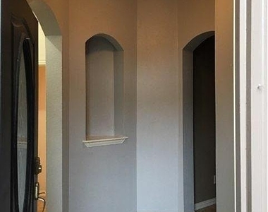 9520 Tomahawk Trail - Photo Thumbnail 9