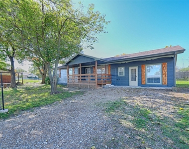 4574 County Road 895 - Photo Thumbnail 1