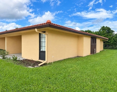 5933 Forest Hill Boulevard - Photo Thumbnail 2