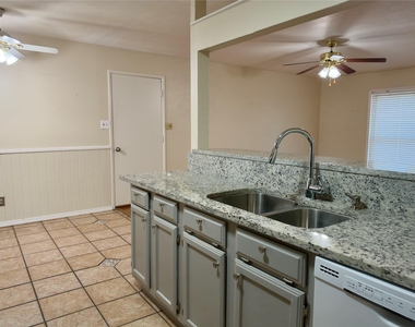 5716 Pearce Street - Photo Thumbnail 4