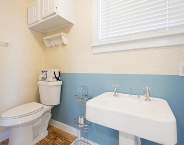 415 W Franklin Street - Photo Thumbnail 12