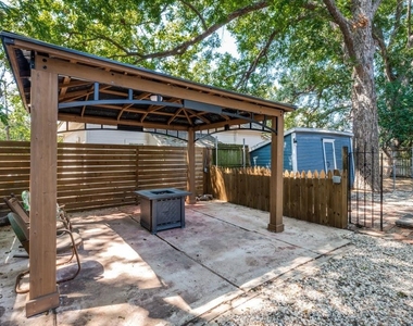 415 W Franklin Street - Photo Thumbnail 23