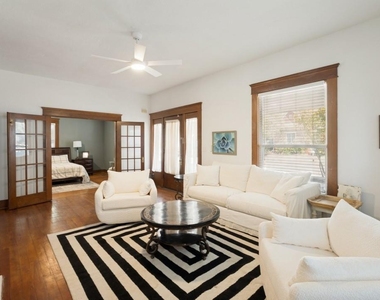 415 W Franklin Street - Photo Thumbnail 5