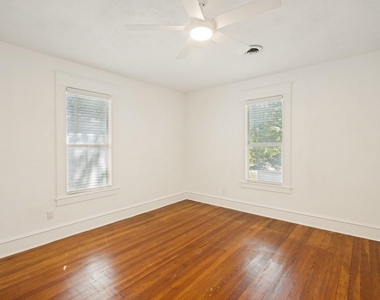 415 W Franklin Street - Photo Thumbnail 18