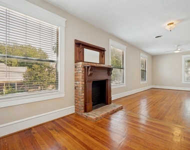 415 W Franklin Street - Photo Thumbnail 16