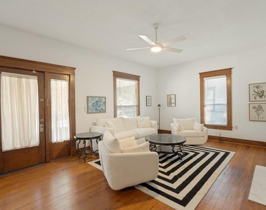 415 W Franklin Street - Photo Thumbnail 3
