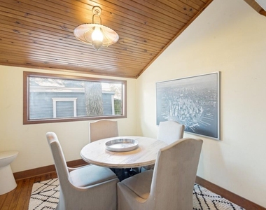 415 W Franklin Street - Photo Thumbnail 9