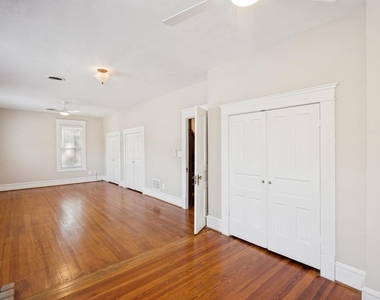 415 W Franklin Street - Photo Thumbnail 17