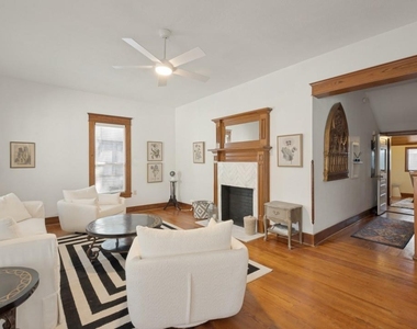 415 W Franklin Street - Photo Thumbnail 2
