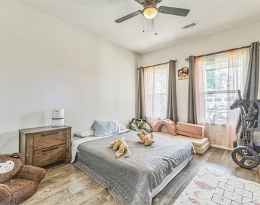 424 N Mcgraw Street - Photo Thumbnail 16