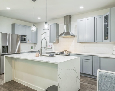 424 N Mcgraw Street - Photo Thumbnail 4