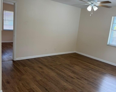 626 S K Street - Photo Thumbnail 3