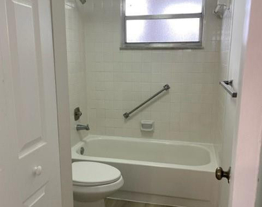 1751 Nw 75th Avenue - Photo Thumbnail 18