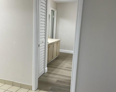 1751 Nw 75th Avenue - Photo Thumbnail 15