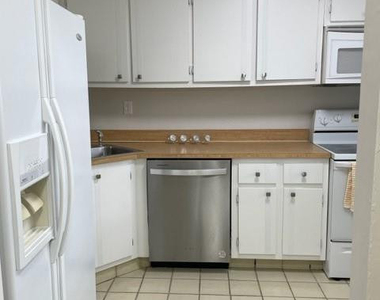 1751 Nw 75th Avenue - Photo Thumbnail 20