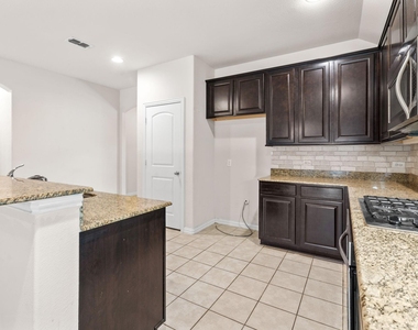 2640 Costa Mesa Drive - Photo Thumbnail 8