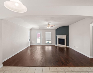 2640 Costa Mesa Drive - Photo Thumbnail 1