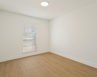 1321 River Birch Lane - Photo Thumbnail 17