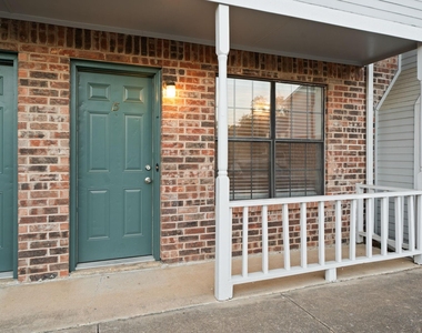 929 W Hickory Street - Photo Thumbnail 1