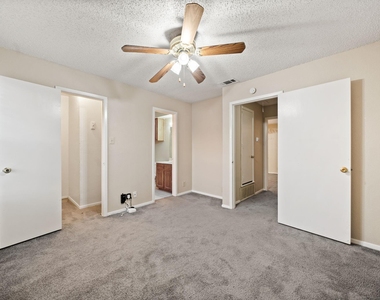 929 W Hickory Street - Photo Thumbnail 14