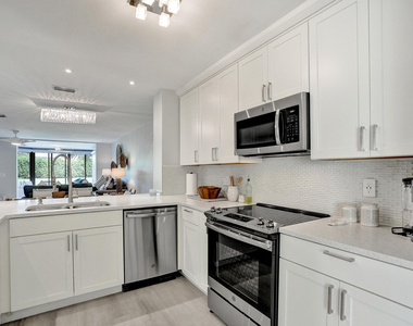 5355 10th Fairway Drive - Photo Thumbnail 14