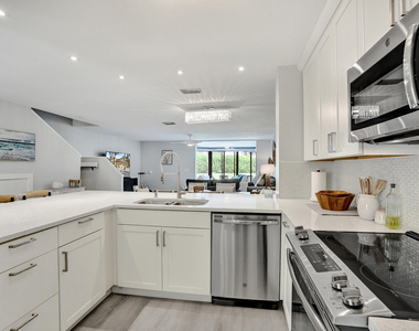 5355 10th Fairway Drive - Photo Thumbnail 13