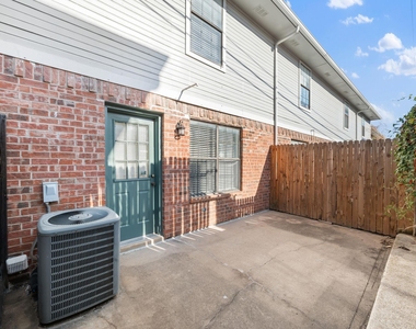 929 W Hickory Street - Photo Thumbnail 21