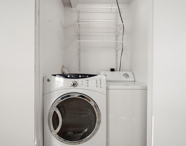 929 W Hickory Street - Photo Thumbnail 6