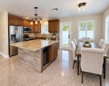 601 Se 3rd Avenue - Photo Thumbnail 4
