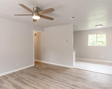 2605 Queensbury Road - Photo Thumbnail 5