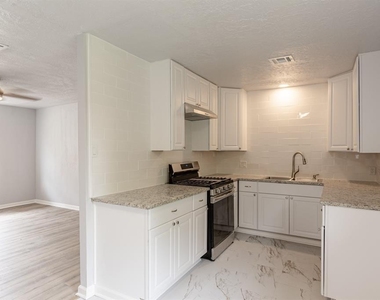 2605 Queensbury Road - Photo Thumbnail 10