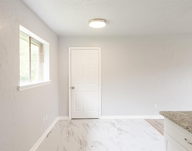 2605 Queensbury Road - Photo Thumbnail 12