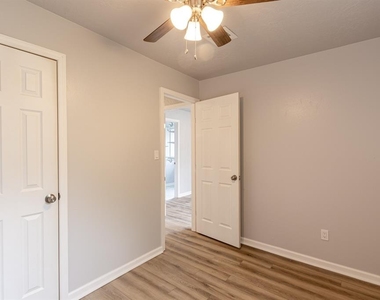 2605 Queensbury Road - Photo Thumbnail 17
