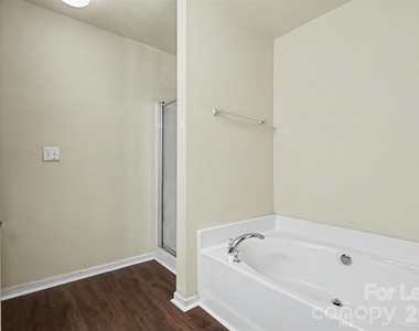 7514 Abigail Glen Drive - Photo Thumbnail 13
