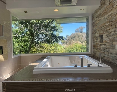 60 Crest Road E - Photo Thumbnail 21