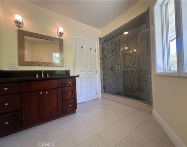 60 Crest Road E - Photo Thumbnail 10
